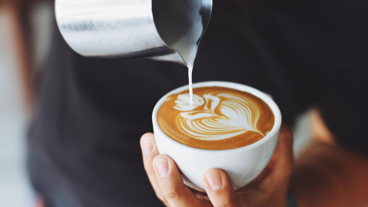 Як заварювати каву без турки і кавоварки: Топ-3 способи з рецептами