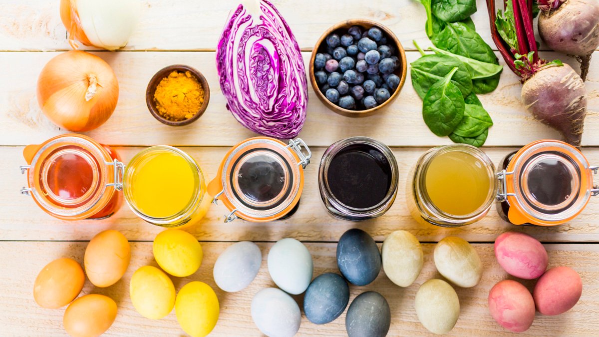 Фарбування яєць до Великодня натуральними продуктами – рецепти