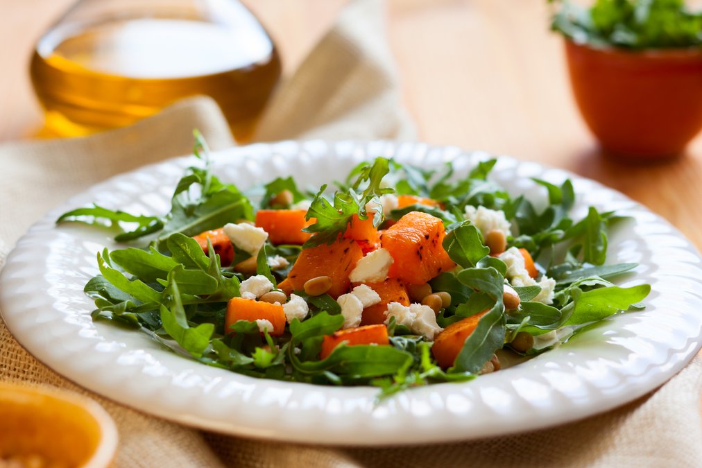Теплый салат из тыквы и грушей – простой рецепт пошагово