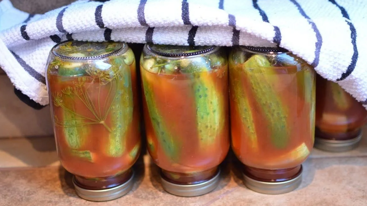 Консервовані огірки з кетчупом: рецепт огірків на зиму