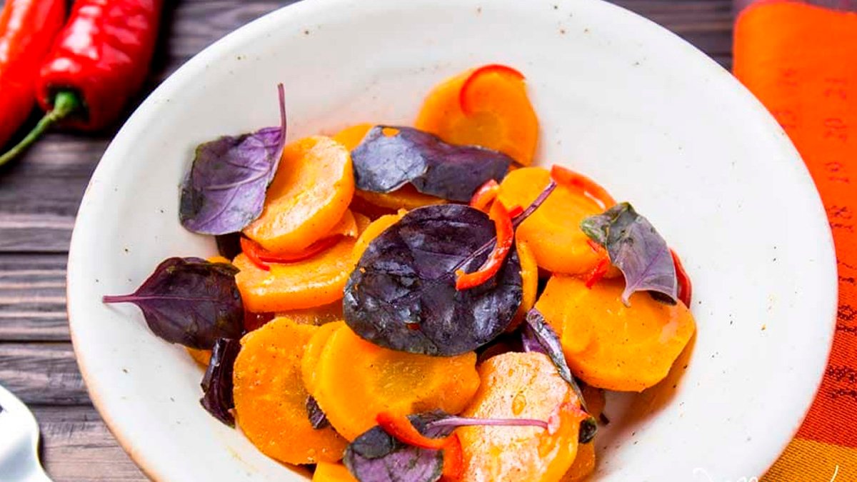 Салат з моркви – пісний рецепт Євгена Клопотенка – легкий салат